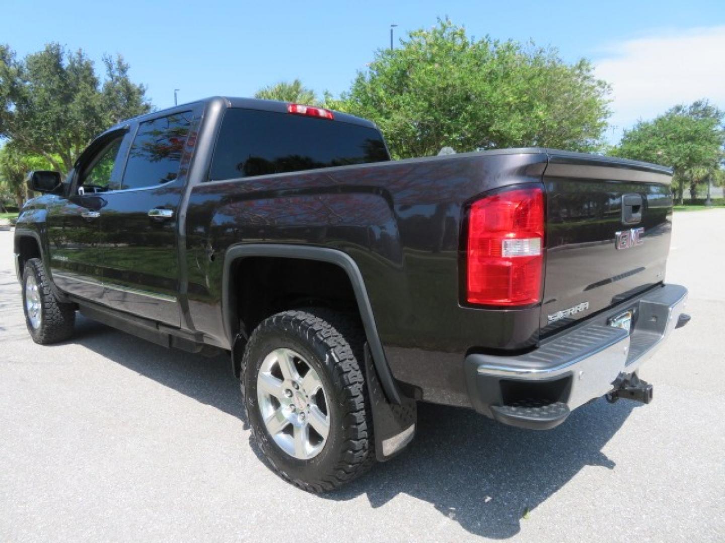 2014 /Black GMC Sierra 1500 SLT Crew Cab 2WD (3GTP1VEC2EG) with an 5.3L V8 OHV 16V engine, 6-Speed Automatic transmission, located at 4301 Oak Circle #19, Boca Raton, FL, 33431, (954) 561-2499, 26.388861, -80.084038 - Photo#11